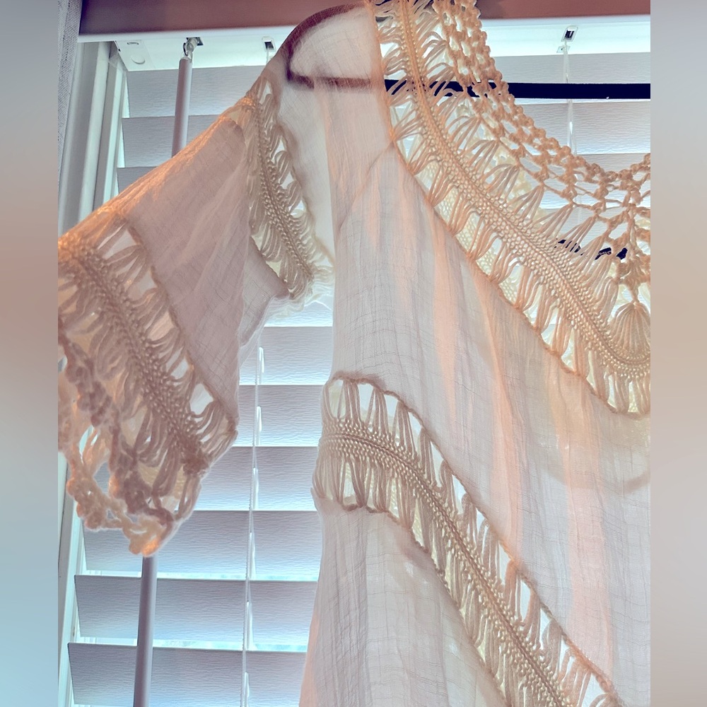 White Tunic 3/4 Sleeve with crocheted embellishment - Picture 2 of 8